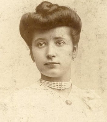 Луиза де Беттиньи (15 июля 1880 г. - 27 сентября 1918 г.)